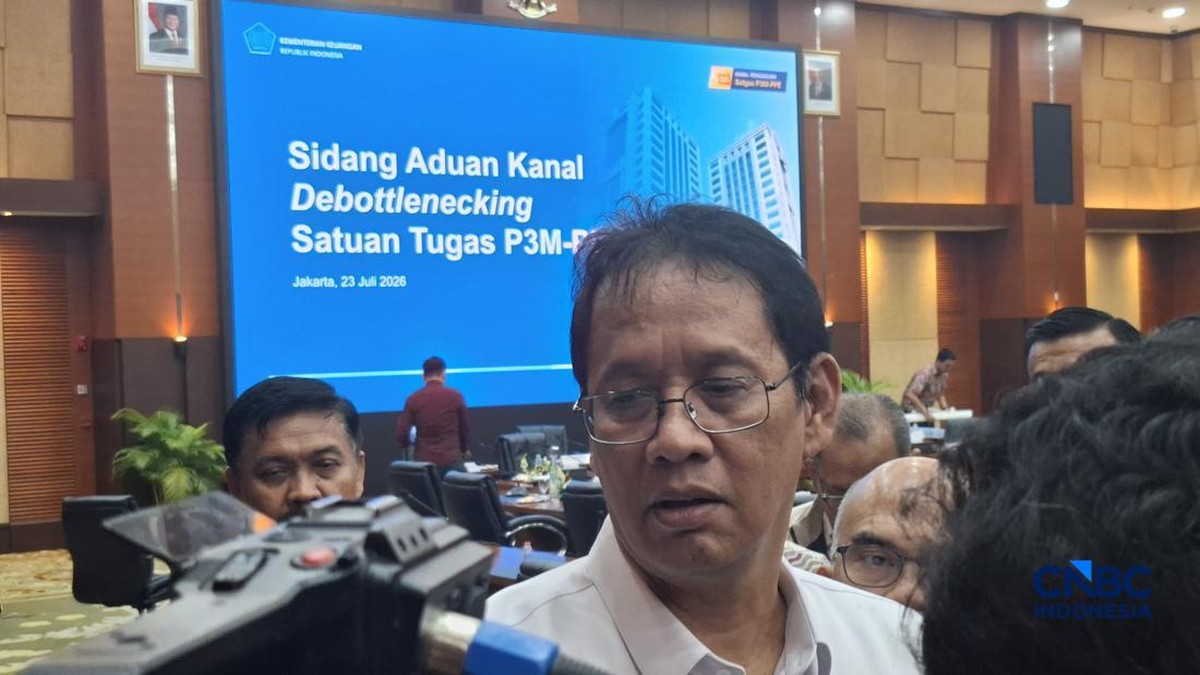 Foto: Menteri Keuangan (Menkeu), Purbaya Yudhi Sadewa saat ditemui wartawan usai sidang kanal debottlenecking, Kamis (23/7/2026). (CNBC Indonesia/Chandra Dwi Pranata)