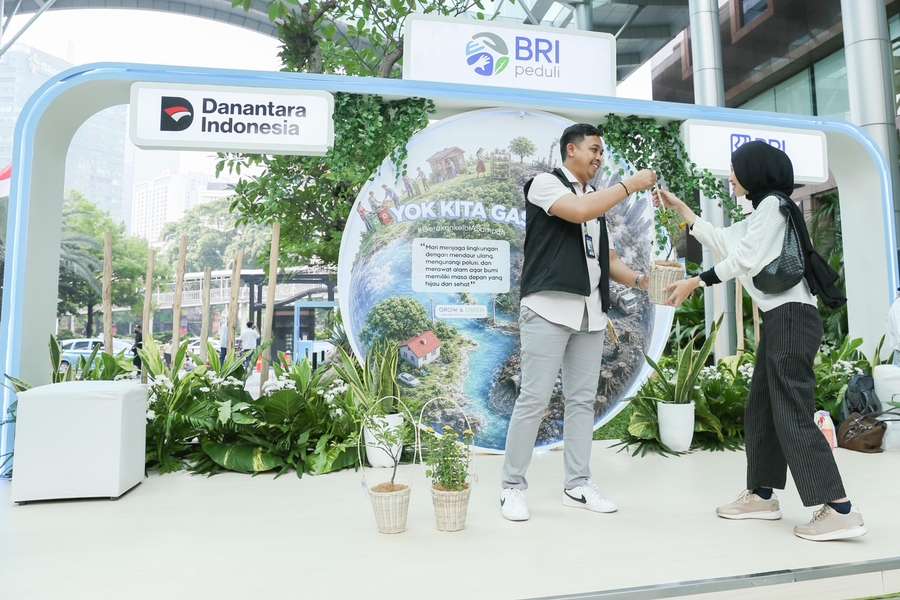 PT Bank Rakyat Indonesia (Persero) Tbk (BBRI) memperingati Hari Lingkungan Hidup Sedunia yang jatuh pada 5 Juni dengan menggelar program Green Action BRI Peduli.