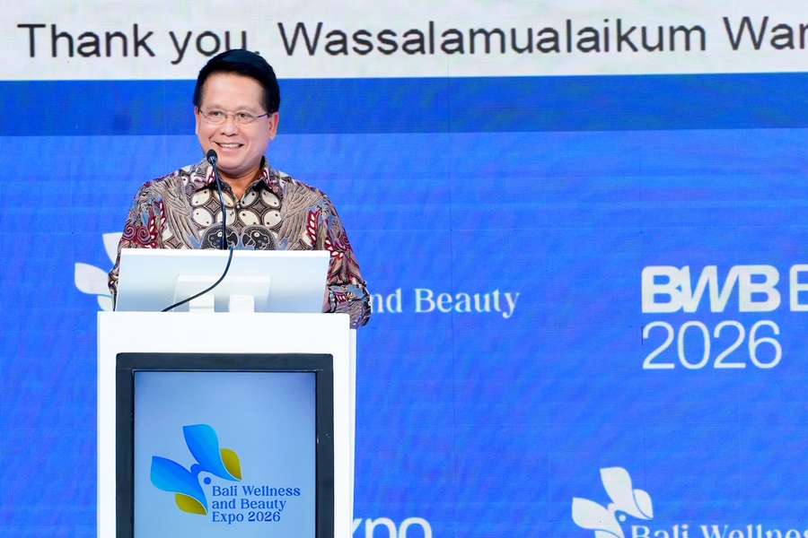 Direktur Utama PT Bank Rakyat Indonesia (Persero) Tbk Hery Gunardi bersama Wakil Menteri UMKM Republik Indonesia Helvi Moraza dan Wakil Menteri Pariwisata Republik Indonesia Ni Luh Enik Ermawati menghadiri langsung penyelenggaraan BWB Expo 2026 di Bali Beach Convention Center, Bali, Jumat (5/6/2026).