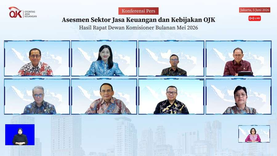 Ketua Dewan Komisioner Otoritas Jasa Keuangan (OJK), Friderica Widyasari Dewi, saat Konferensi Pers Rapat Dewan Komisioner Bulanan (RDKB) Mei 2026 pada Jumat (5/6/2026).