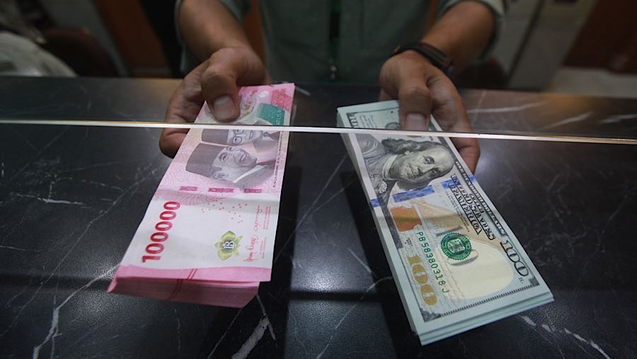 Momen Kebangkitan Rupiah: Sentimen Asia dan Koreksi Harga Minyak Mendorong Penguatan Terbatas