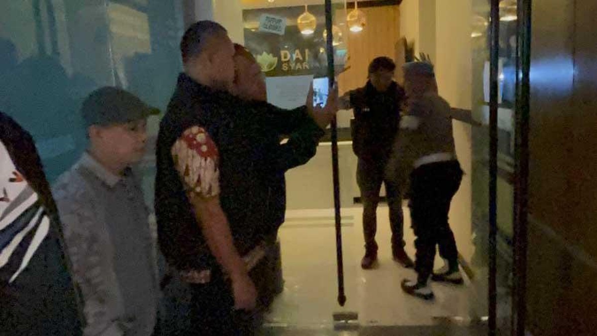 Foto: Bareskrim Polri menggeledah Kantor Pusat Dana Syariah Indonesia di District 8 SCBD, Jakarta Selatan, Jumat (23/1/2026). (Dok. Bareskrim Polri)
