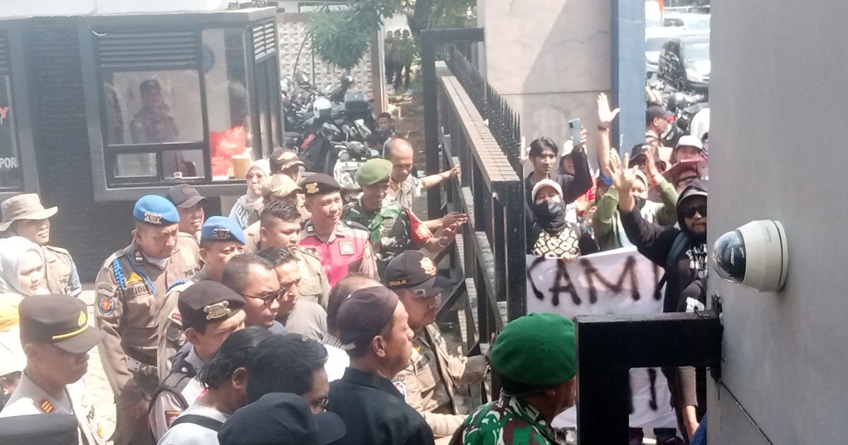 Digeruduk Ratusan Warga Situ Rompong, Kepala BPN Tangsel Buka Ruang Dialog soal SHGB.