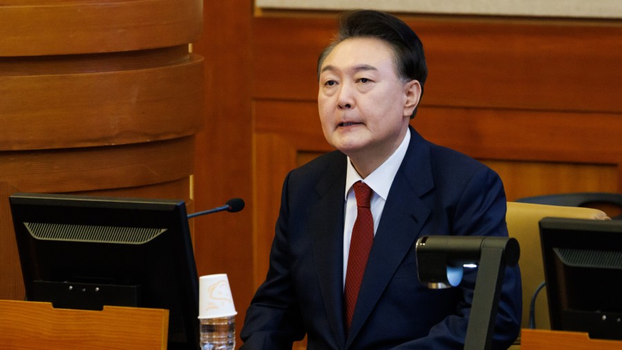 Yoon Suk Yeol, Presiden Korsel, menghadiri sidang pemakzulannya di Mahkamah Konstitusi di Seoul, 13 Februari 2025. (SeongJoon Cho/Bloomberg)