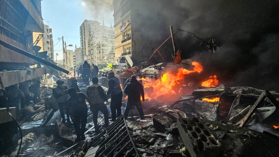 Aksi serangan pasukan Israel ke wilayah Lebanon. dok: Bloomberg