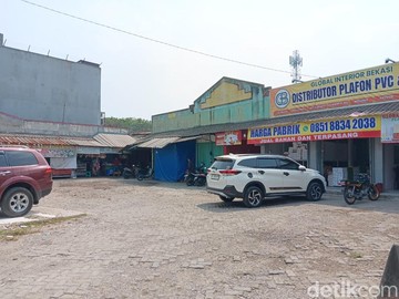 Pasar Padurenan Bekasi Terlantar: Dari Pusat Niaga Jadi Tumpukan Sampah