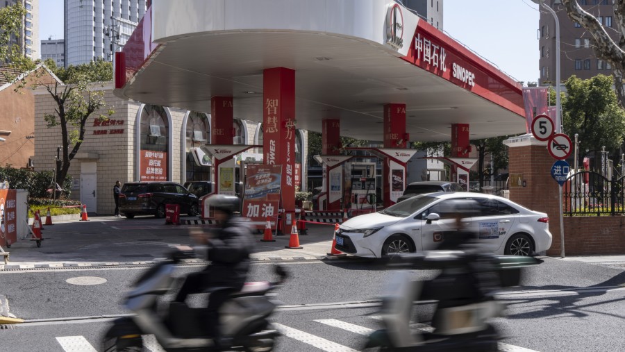 Sebuah SPBU Sinopec di Shanghai, China./Bloomberg-Qilai Shen
