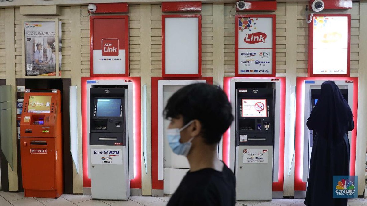 Foto: Ilustrasi ATM Link Aja. (CNBC Indonesia/Muhammad Sabki)