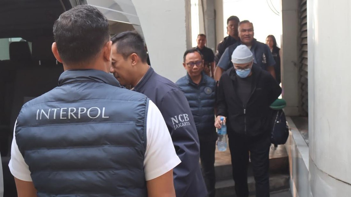 Foto: Polri melalui Divisi Hubungan Internasional (Divhubinter) Polri berhasil memulangkan buronan Interpol Red Notice (IRN) warga negara Indonesia (WNI) atas nama Michael Steven dari Kerajaan Maroko melalui mekanisme ekstradisi. (Dok. DIVHUBINTER POLRI)
