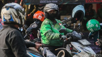 Penantian Panjang Driver Ojol: Mengapa Pemotongan Aplikasi Sebesar 8 Persen Belum Juga Terwujud?