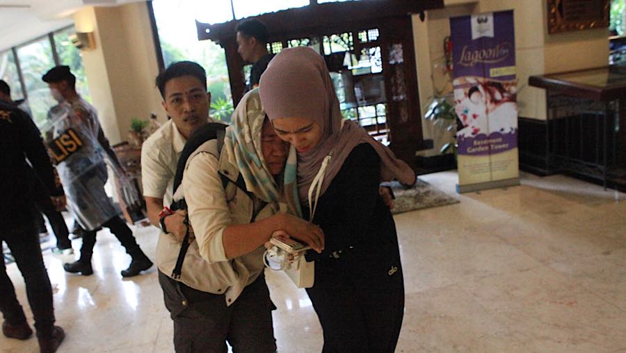 Suasana saat eksekusi pengosongan lahan kawasan eks Hotel Sultan di Blok 15 GBK, Senayan, Kamis (18/6/2026). (Bloomberg Technoz/Andrean Kristianto)