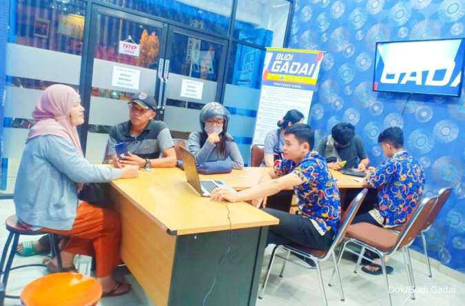 Ilustrasi: OJK Buka Pintu Nasionalisasi Dua Perusahaan Gadai Swasta, Industri Bersiap Hadapi Persaingan Sengit
