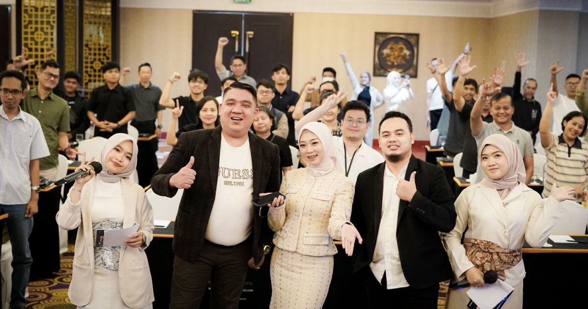 Edukator Cenli Yani sukses gelar seminar trading di Jakarta, memaparkan strategi 3 EMA, live trading, serta pentingnya manajemen risiko bagi trader pemula. [Foto: ist]
