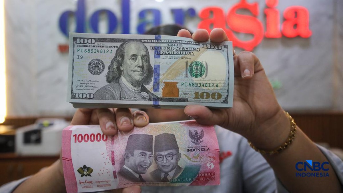 Rupiah Anjlok ke Rp18.100/USD, Eskalasi Konflik Timur Tengah Jadi Sorotan