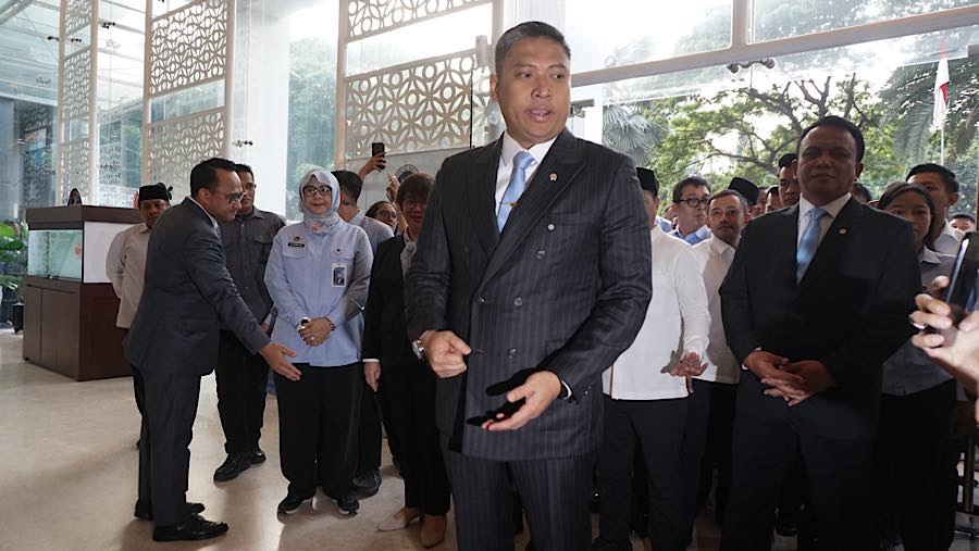 Kepala Badan Gizi Nasional (BGN) Sudaryono tiba di Kantor BGN, Jakarta, Rabu (22/7/2026). (Bloomberg Technoz/Andrean Kristianto)
